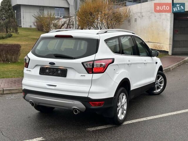 Белый Форд Куга, объемом двигателя 2 л и пробегом 70 тыс. км за 20500 $, фото 17 на Automoto.ua