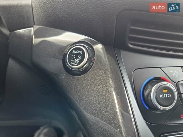 Белый Форд Куга, объемом двигателя 2 л и пробегом 134 тыс. км за 18950 $, фото 20 на Automoto.ua