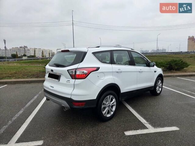 Форд Куга 2019 в Киеве на Automoto.ua Белый Форд Куга, объемом двигателя 2 л и пробегом 133 тыс. км за 19500 $, фото 2 на Automoto.ua