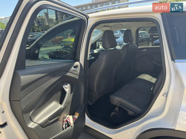 Белый Форд Куга, объемом двигателя 2 л и пробегом 104 тыс. км за 22990 $, фото 12 на Automoto.ua