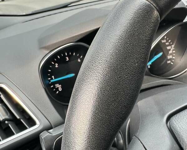 Белый Форд Куга, объемом двигателя 1.5 л и пробегом 49 тыс. км за 18500 $, фото 28 на Automoto.ua