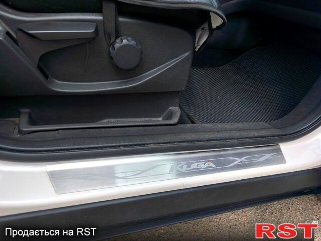 Форд Куга 2019 у Южноукраинске на Automoto.ua Білий Форд Куга, об'ємом двигуна 1.5 л та пробігом 75 тис. км за 17500 $, фото 12 на Automoto.ua