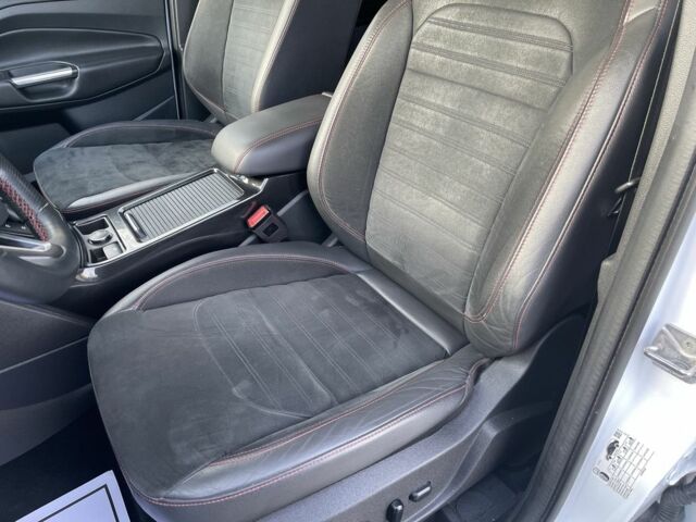 Белый Форд Куга, объемом двигателя 2 л и пробегом 247 тыс. км за 416 $, фото 7 на Automoto.ua