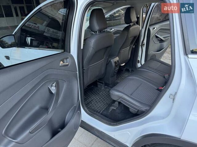 Белый Форд Куга, объемом двигателя 1.5 л и пробегом 55 тыс. км за 23500 $, фото 7 на Automoto.ua