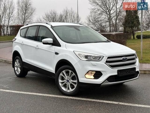 Белый Форд Куга, объемом двигателя 2 л и пробегом 70 тыс. км за 20500 $, фото 12 на Automoto.ua