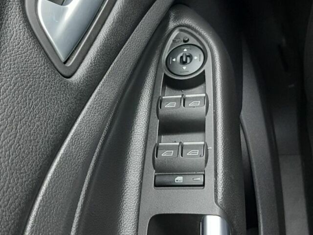 Белый Форд Куга, объемом двигателя 0 л и пробегом 35 тыс. км за 19800 $, фото 6 на Automoto.ua