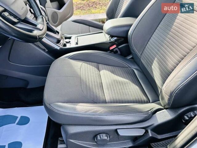 Білий Форд Куга, об'ємом двигуна 2 л та пробігом 140 тис. км за 18500 $, фото 47 на Automoto.ua