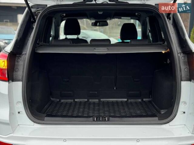 Белый Форд Куга, объемом двигателя 2 л и пробегом 184 тыс. км за 18700 $, фото 23 на Automoto.ua