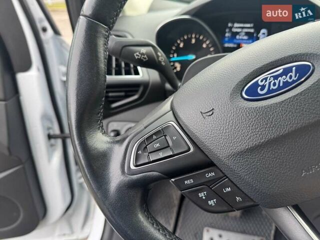 Белый Форд Куга, объемом двигателя 1.5 л и пробегом 91 тыс. км за 17500 $, фото 28 на Automoto.ua