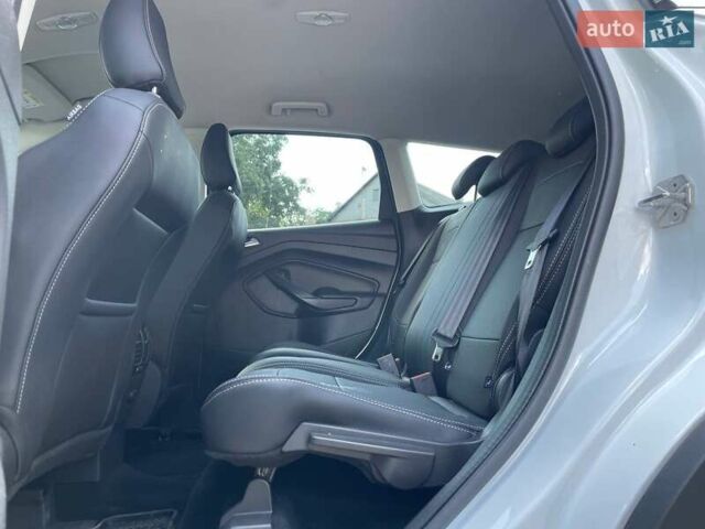 Белый Форд Куга, объемом двигателя 1.5 л и пробегом 85 тыс. км за 16490 $, фото 10 на Automoto.ua