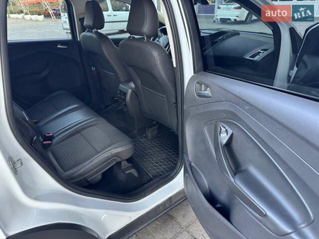 Белый Форд Куга, объемом двигателя 1.5 л и пробегом 55 тыс. км за 23500 $, фото 6 на Automoto.ua