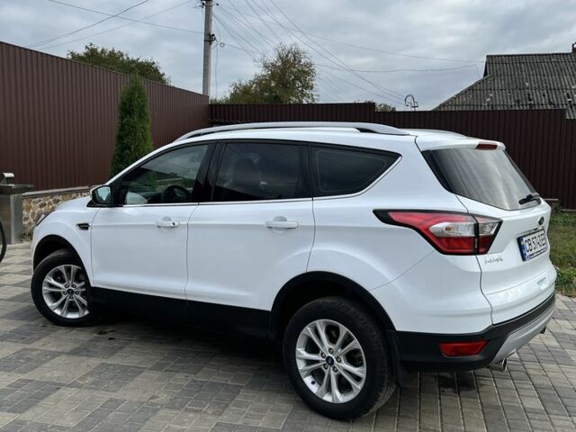 Білий Форд Куга, об'ємом двигуна 1.5 л та пробігом 20 тис. км за 22000 $, фото 3 на Automoto.ua