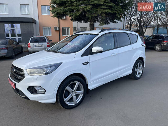 Білий Форд Куга, об'ємом двигуна 2 л та пробігом 248 тис. км за 17500 $, фото 1 на Automoto.ua