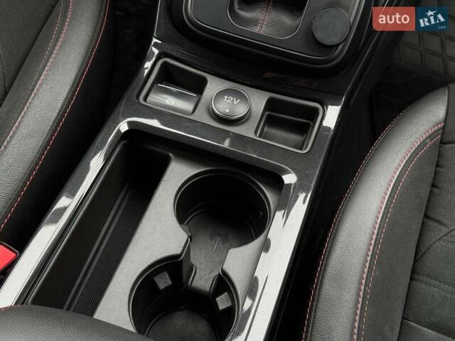 Белый Форд Куга, объемом двигателя 2 л и пробегом 184 тыс. км за 18700 $, фото 54 на Automoto.ua