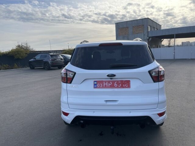 Белый Форд Куга, объемом двигателя 2 л и пробегом 247 тыс. км за 416 $, фото 3 на Automoto.ua