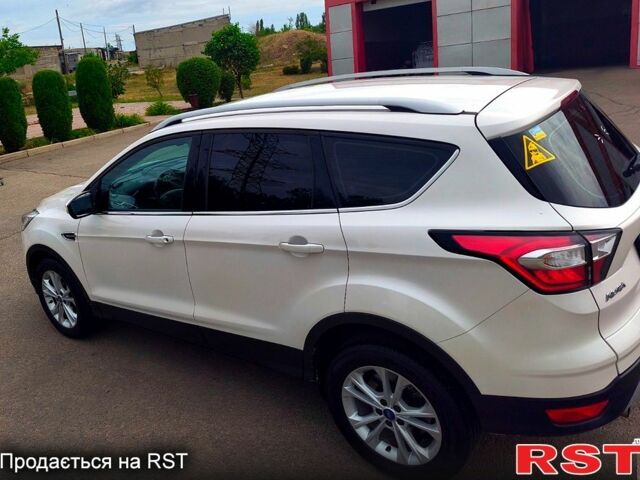 Форд Куга 2019 у Южноукраинске на Automoto.ua Білий Форд Куга, об'ємом двигуна 1.5 л та пробігом 75 тис. км за 17500 $, фото 7 на Automoto.ua