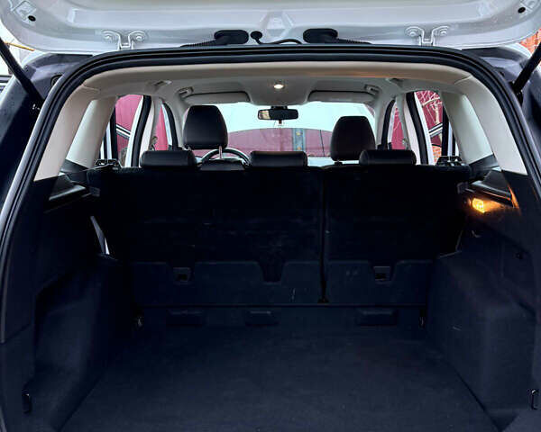 Белый Форд Куга, объемом двигателя 1.5 л и пробегом 128 тыс. км за 16500 $, фото 5 на Automoto.ua