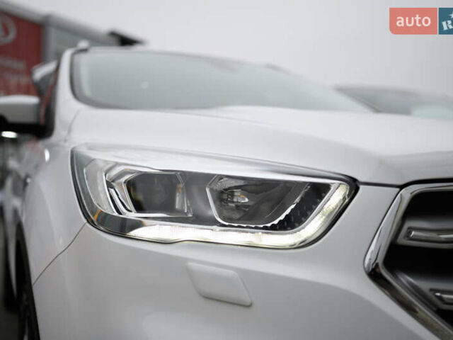 Белый Форд Куга, объемом двигателя 1.5 л и пробегом 82 тыс. км за 19500 $, фото 45 на Automoto.ua