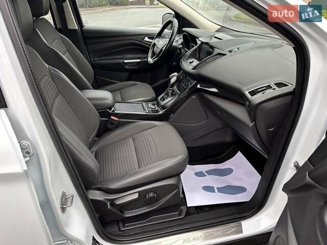 Белый Форд Куга, объемом двигателя 2 л и пробегом 70 тыс. км за 20500 $, фото 42 на Automoto.ua