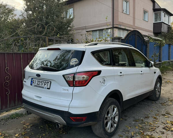 Белый Форд Куга, объемом двигателя 1.5 л и пробегом 113 тыс. км за 17500 $, фото 3 на Automoto.ua