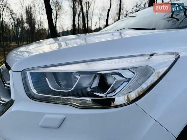 Білий Форд Куга, об'ємом двигуна 2 л та пробігом 140 тис. км за 18500 $, фото 18 на Automoto.ua
