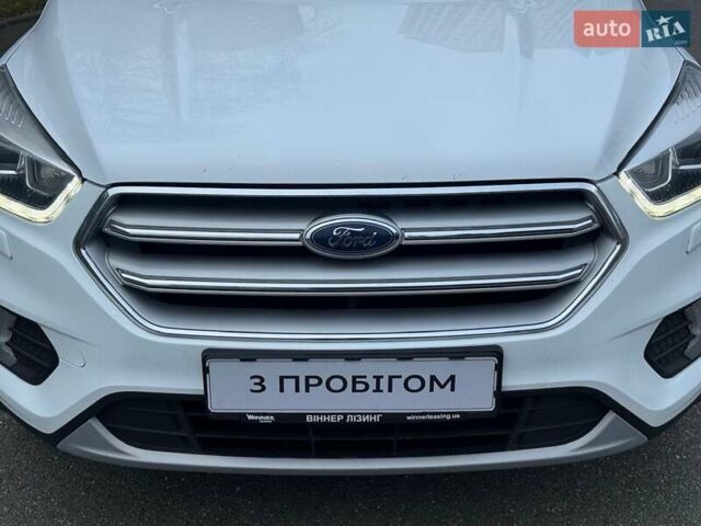 Белый Форд Куга, объемом двигателя 1.5 л и пробегом 91 тыс. км за 17500 $, фото 3 на Automoto.ua
