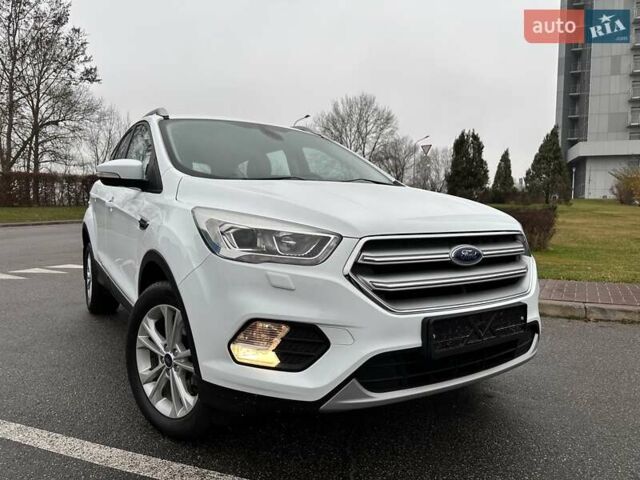 Белый Форд Куга, объемом двигателя 2 л и пробегом 70 тыс. км за 20500 $, фото 9 на Automoto.ua