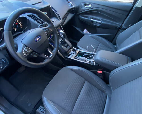 Форд Куга 2019 в Киеве на Automoto.ua Белый Форд Куга, объемом двигателя 1.5 л и пробегом 90 тыс. км за 20000 $, фото 6 на Automoto.ua