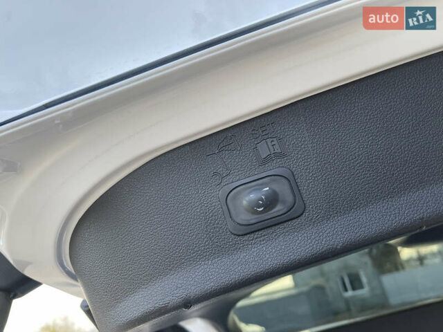 Білий Форд Куга, об'ємом двигуна 2 л та пробігом 248 тис. км за 17500 $, фото 33 на Automoto.ua