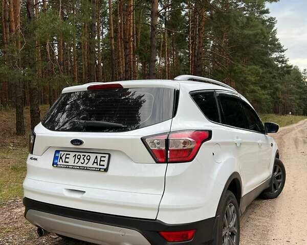 Форд Куга 2019 в Киеве на Automoto.ua Белый Форд Куга, объемом двигателя 1.5 л и пробегом 114 тыс. км за 18100 $, фото 10 на Automoto.ua