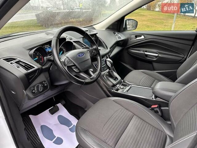 Белый Форд Куга, объемом двигателя 2 л и пробегом 70 тыс. км за 20500 $, фото 28 на Automoto.ua