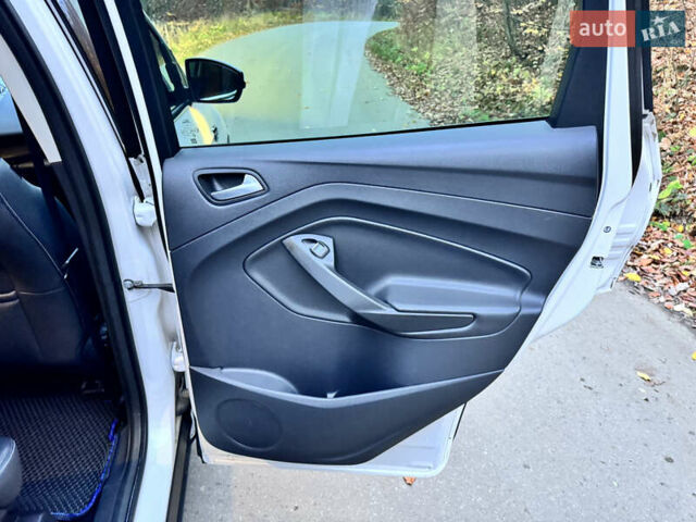 Белый Форд Куга, объемом двигателя 1.5 л и пробегом 64 тыс. км за 21500 $, фото 13 на Automoto.ua