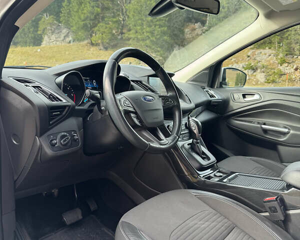 Білий Форд Куга, об'ємом двигуна 1.5 л та пробігом 125 тис. км за 14500 $, фото 25 на Automoto.ua