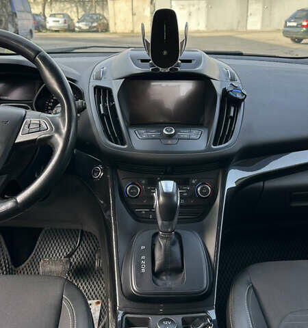 Белый Форд Куга, объемом двигателя 1.5 л и пробегом 102 тыс. км за 19500 $, фото 25 на Automoto.ua