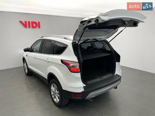 Білий Форд Куга, об'ємом двигуна 2 л та пробігом 45 тис. км за 23104 $, фото 9 на Automoto.ua