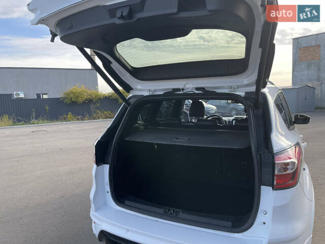 Білий Форд Куга, об'ємом двигуна 2 л та пробігом 248 тис. км за 17500 $, фото 23 на Automoto.ua