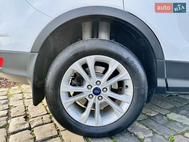 Білий Форд Куга, об'ємом двигуна 2 л та пробігом 140 тис. км за 18500 $, фото 10 на Automoto.ua