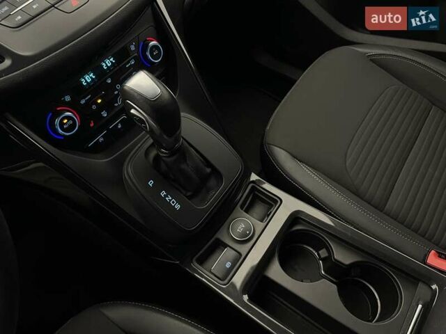 Білий Форд Куга, об'ємом двигуна 2 л та пробігом 45 тис. км за 23104 $, фото 13 на Automoto.ua