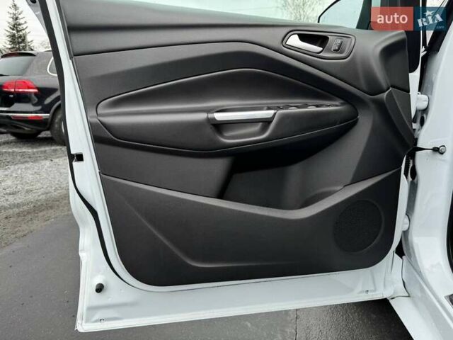 Белый Форд Куга, объемом двигателя 2 л и пробегом 184 тыс. км за 18700 $, фото 25 на Automoto.ua