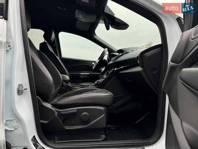 Белый Форд Куга, объемом двигателя 2 л и пробегом 184 тыс. км за 18700 $, фото 68 на Automoto.ua