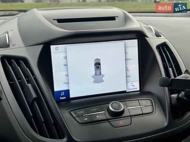 Белый Форд Куга, объемом двигателя 1.5 л и пробегом 91 тыс. км за 17500 $, фото 40 на Automoto.ua