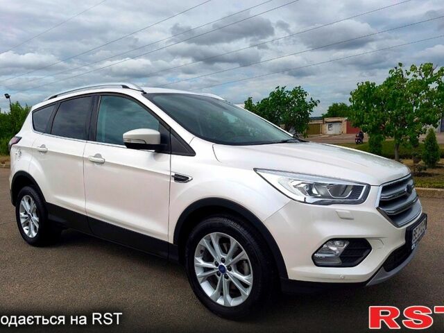 Форд Куга 2019 у Южноукраинске на Automoto.ua Білий Форд Куга, об'ємом двигуна 1.5 л та пробігом 75 тис. км за 17500 $, фото 2 на Automoto.ua