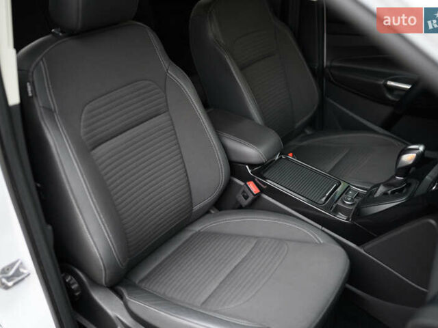 Белый Форд Куга, объемом двигателя 1.5 л и пробегом 82 тыс. км за 19500 $, фото 40 на Automoto.ua