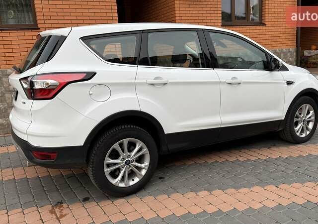 Білий Форд Куга, об'ємом двигуна 2 л та пробігом 187 тис. км за 16963 $, фото 2 на Automoto.ua