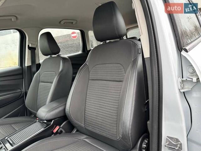 Белый Форд Куга, объемом двигателя 2 л и пробегом 70 тыс. км за 20500 $, фото 34 на Automoto.ua