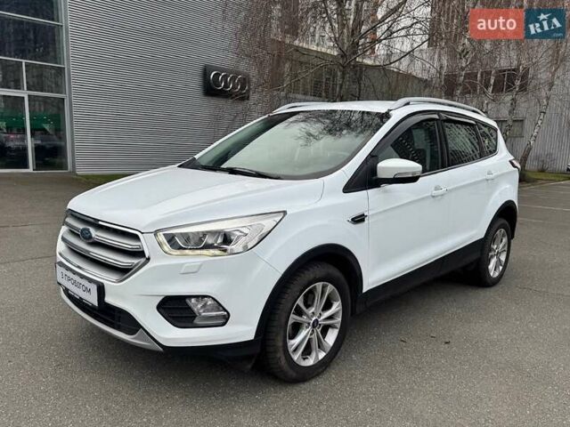Белый Форд Куга, объемом двигателя 1.5 л и пробегом 91 тыс. км за 17500 $, фото 66 на Automoto.ua