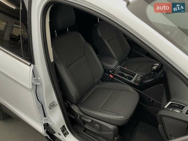 Білий Форд Куга, об'ємом двигуна 2 л та пробігом 45 тис. км за 23104 $, фото 19 на Automoto.ua