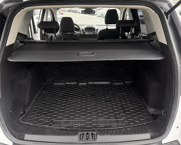 Форд Куга 2019 в Львове на Automoto.ua Белый Форд Куга, объемом двигателя 1.5 л и пробегом 80 тыс. км за 18000 $, фото 8 на Automoto.ua