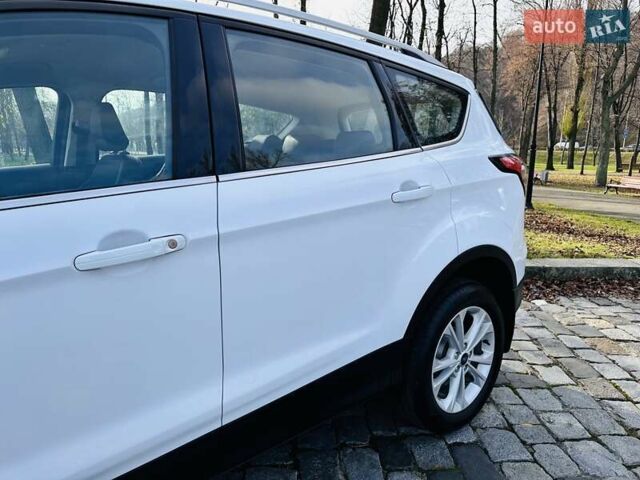 Білий Форд Куга, об'ємом двигуна 2 л та пробігом 140 тис. км за 18500 $, фото 22 на Automoto.ua