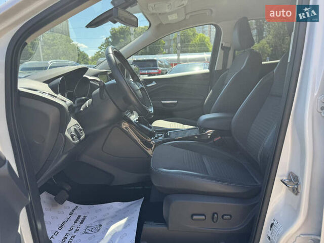 Белый Форд Куга, объемом двигателя 2 л и пробегом 104 тыс. км за 22990 $, фото 10 на Automoto.ua